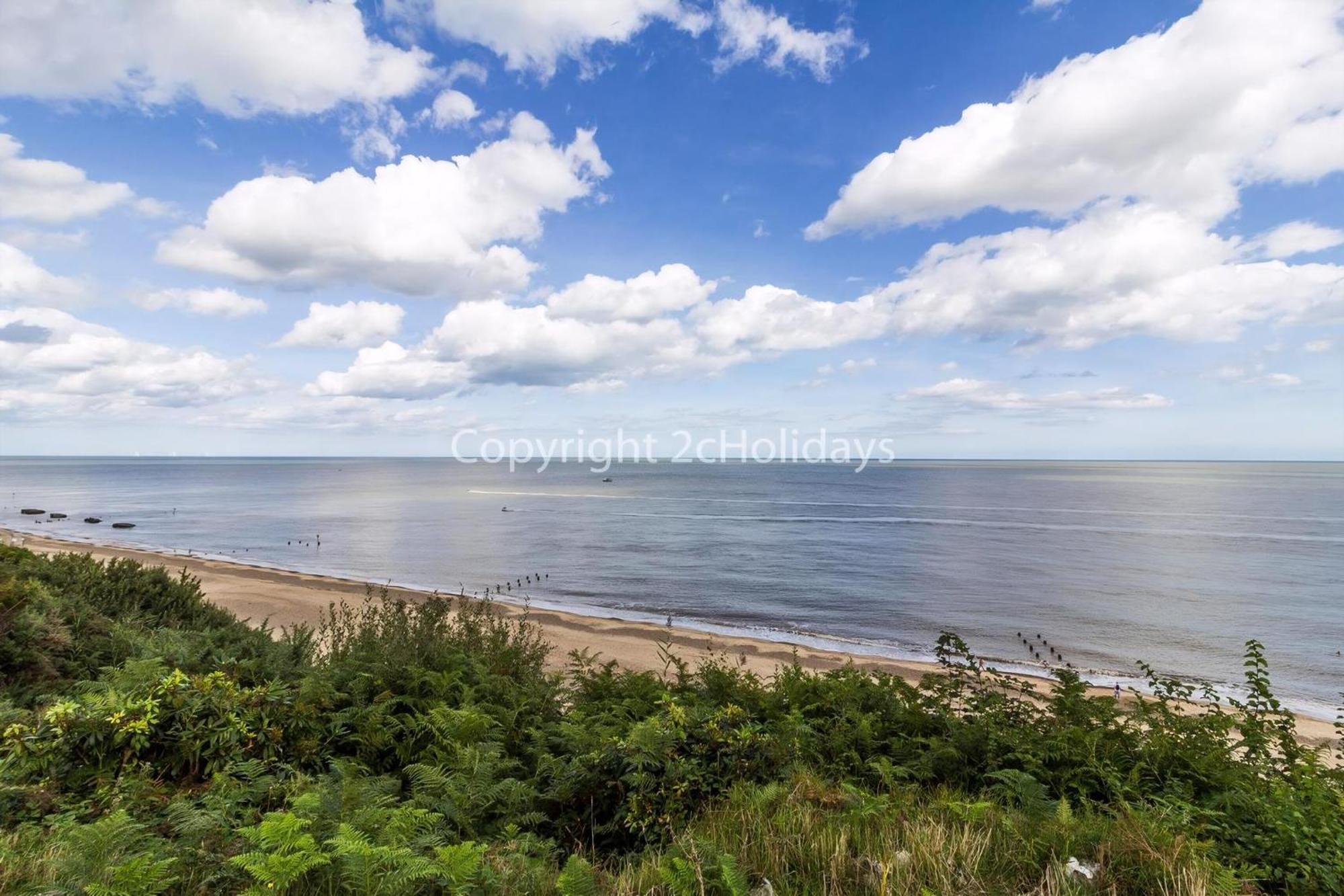 Brilliant Caravan With A Partial Sea View In Suffolk Ref 32026Az Lowestoft Exteriör bild